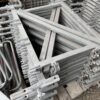 Konsole SL B96 H50 mit Rohrverbinder Plettac