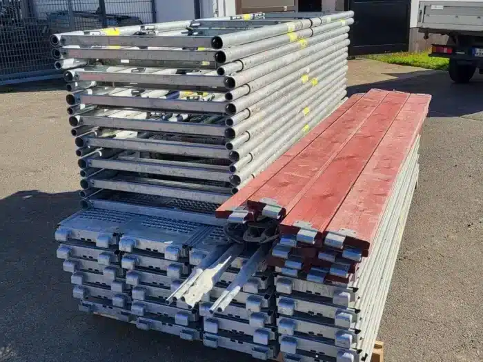 100m² Fassadengerüst Layher