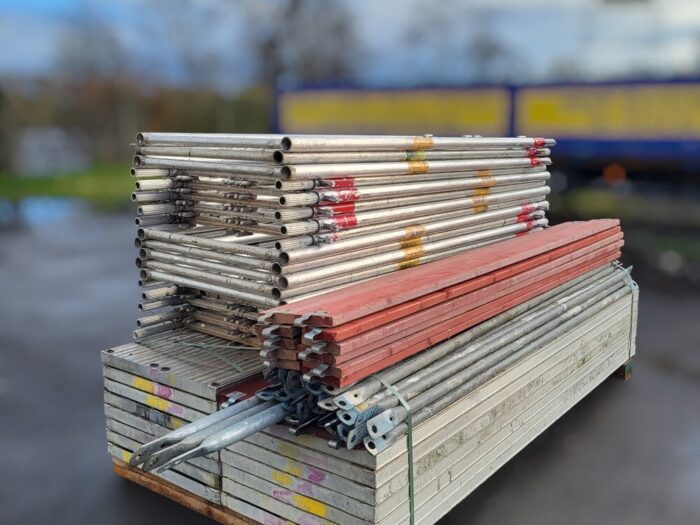 Alu-Baugerüst mit Alu-Belag 105m² Plettac