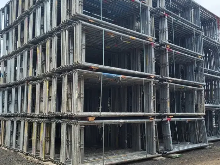 1200m² Fassadengerüst Plettac gebaucht mit Holzböden