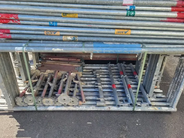 Gerüst mit Treppen 124m² Plettac gebraucht