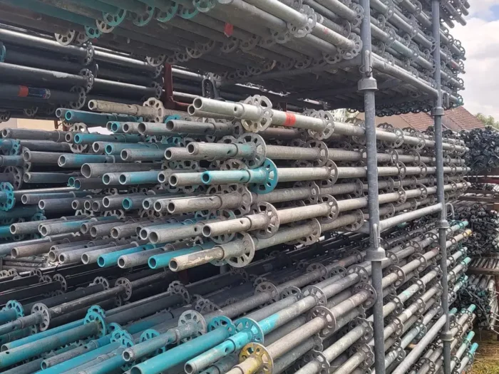 Paket aus 200x Vertikalstiel mit Rohrverbinder L400