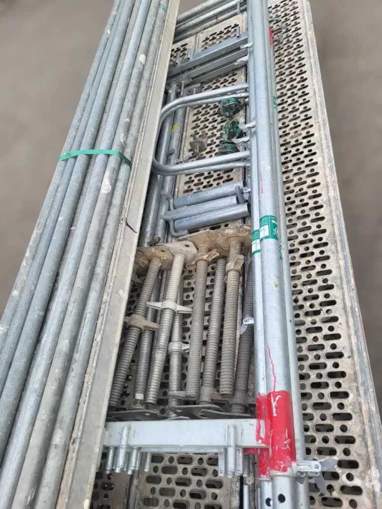 Plettac Stahlgerüst 66qm gebraucht mit Stahlbohlen