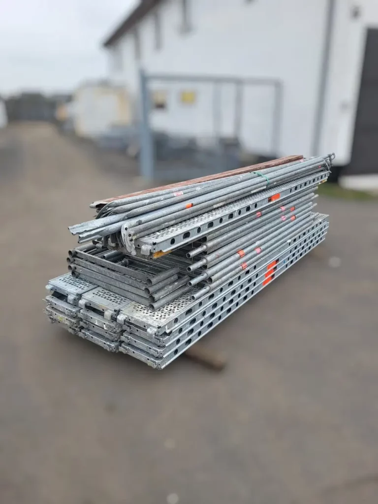 94.56qm Arbeitsgerüst Layher gebraucht mit Stahlböden
