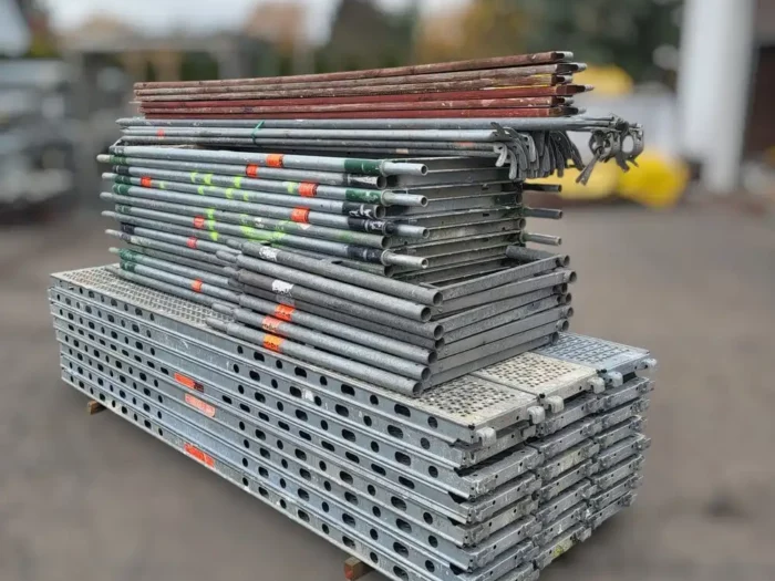 Stahlgerüst Layher 117,89qm gebraucht mit Stahlböden