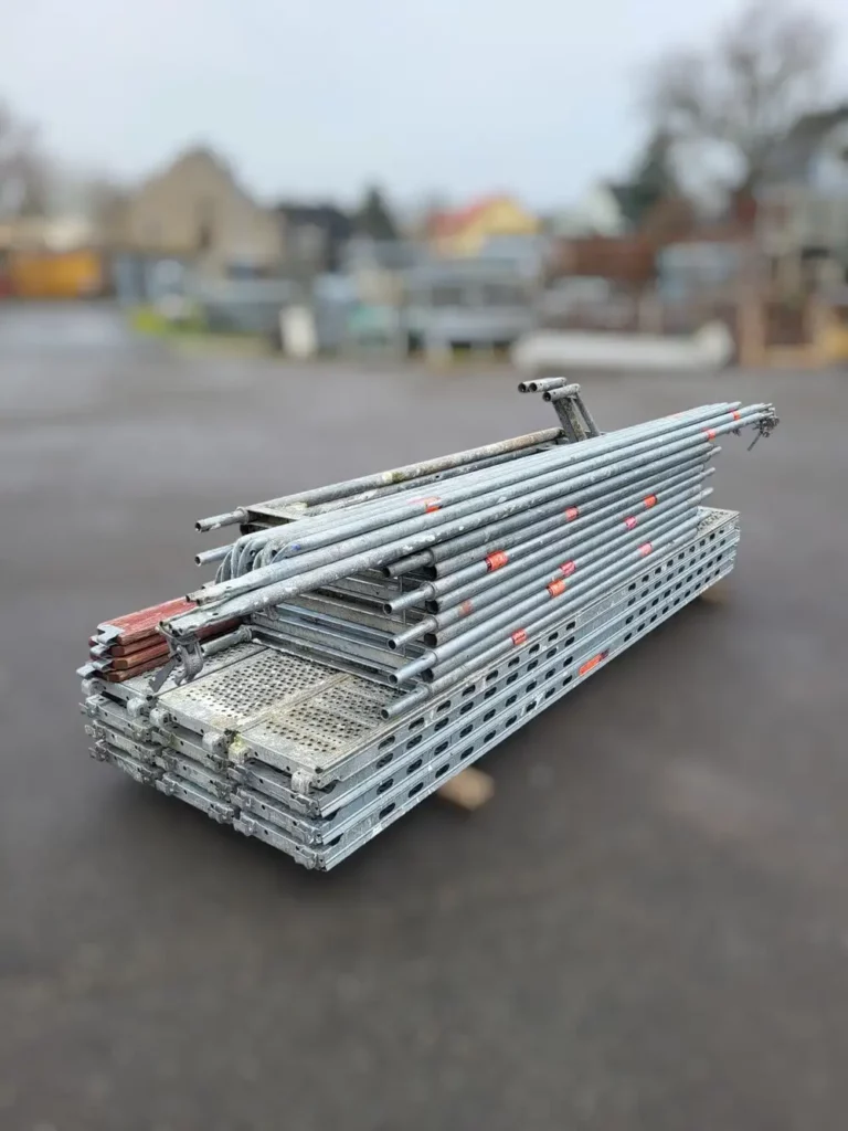 51.58qm Layher Gerüst mit Stahlböden gebraucht