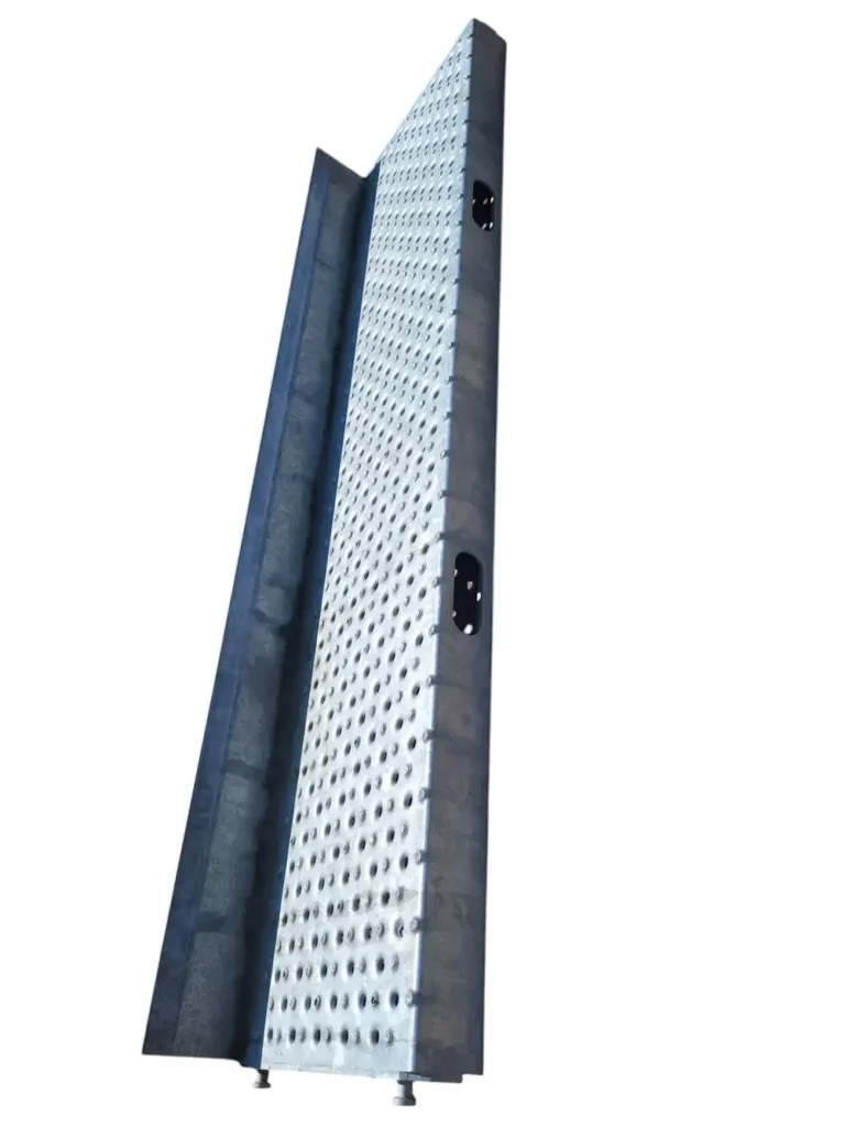 Treppenstufe gelochtes Blech, Setzstufe contur L125 B30 Plettac